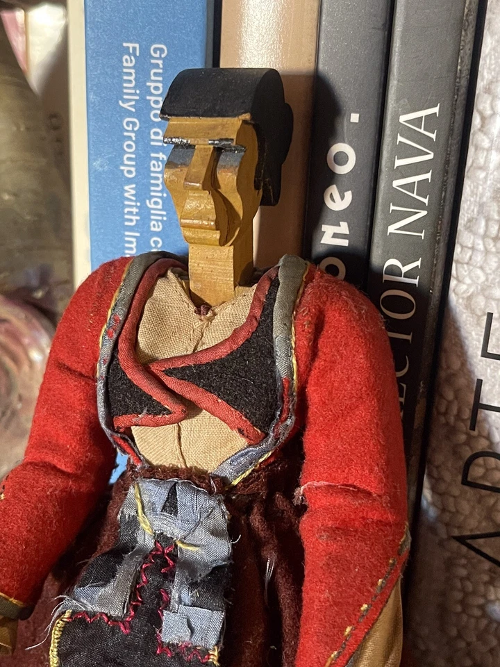 Eugenio Tavolara Bambola Zia Sarda Legno panno Lenci Costume Nuoro Sardegna 900 - Immagine 4 di 4
