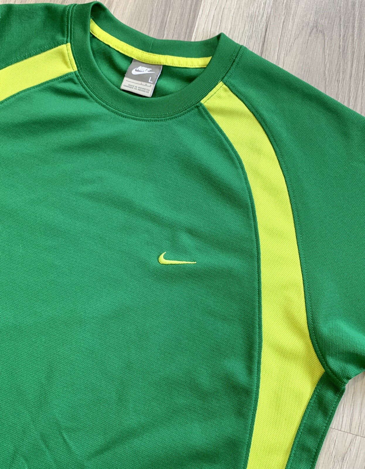 Mid 2000s Nike Sportswear Green/Yellow Mens Jersey. S… Gem