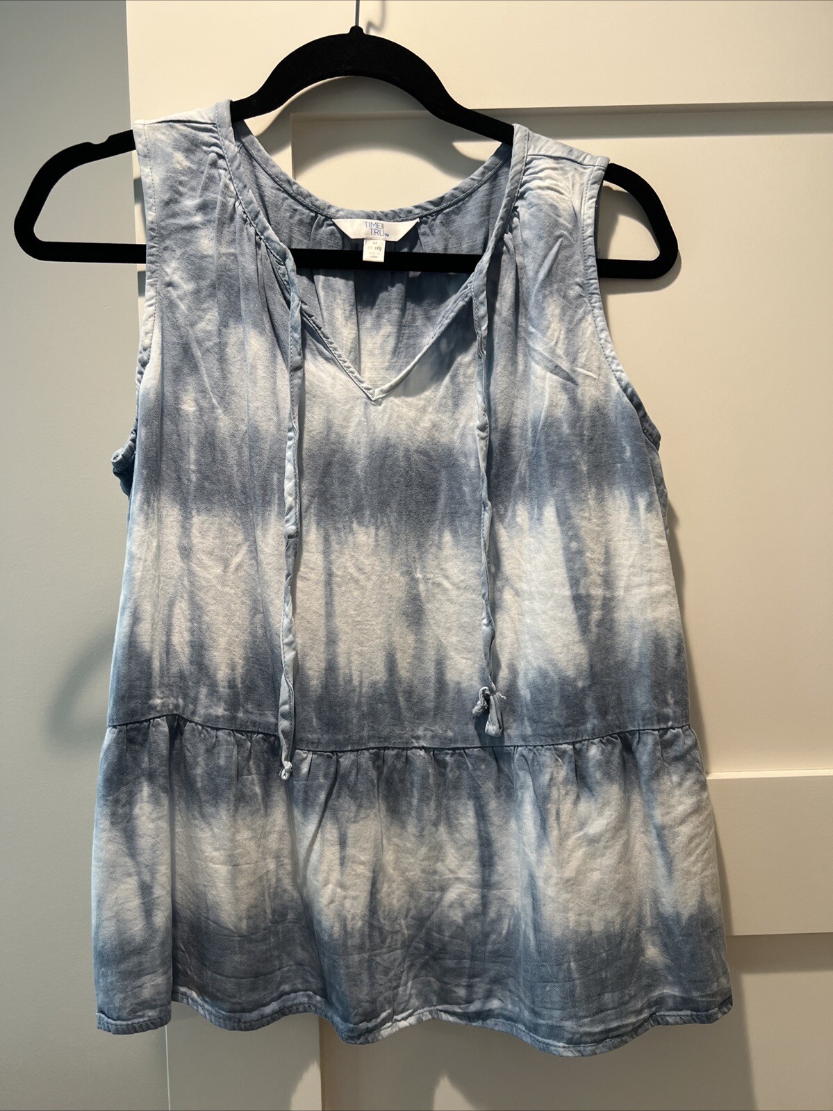 Time And Tru Women’s Sleeveless Blouse V Neck Blue Tie Dye M 8-10