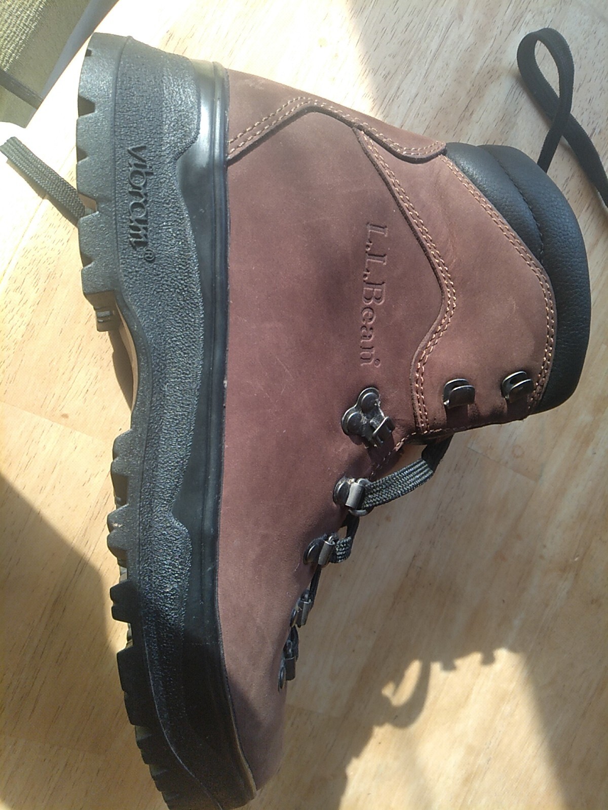 LL Bean Womens Cresta Hiking Boots Vibram GoreTex Brown Sz 9 M Leather