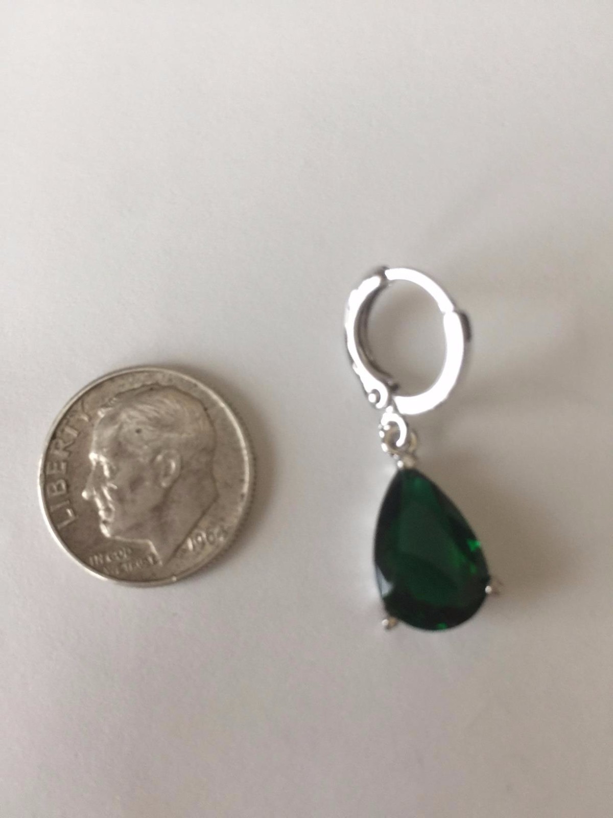Pretty New White Gold Filled Green CZ Pear Shaped Tear Drop Dangle Earrings