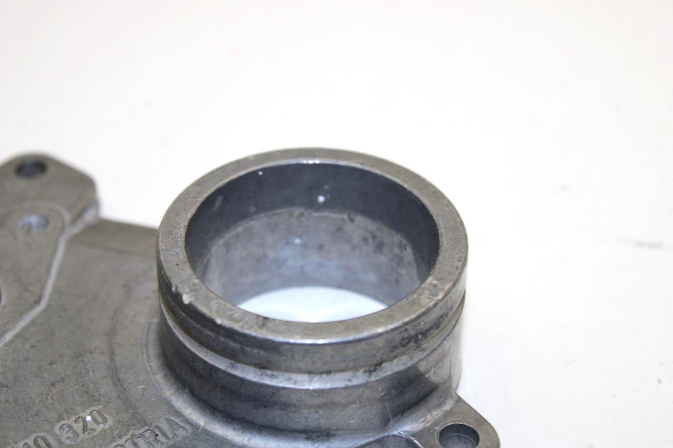 Ski-doo Formula Z 583 1996 OEM bomba de aceite brida de montaje 420910320 Q3113 Foto 2 de 4