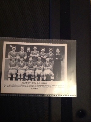 M63-1 Trade Card D C Thomson Football Teams 1959-60 Cardiff City Bonson