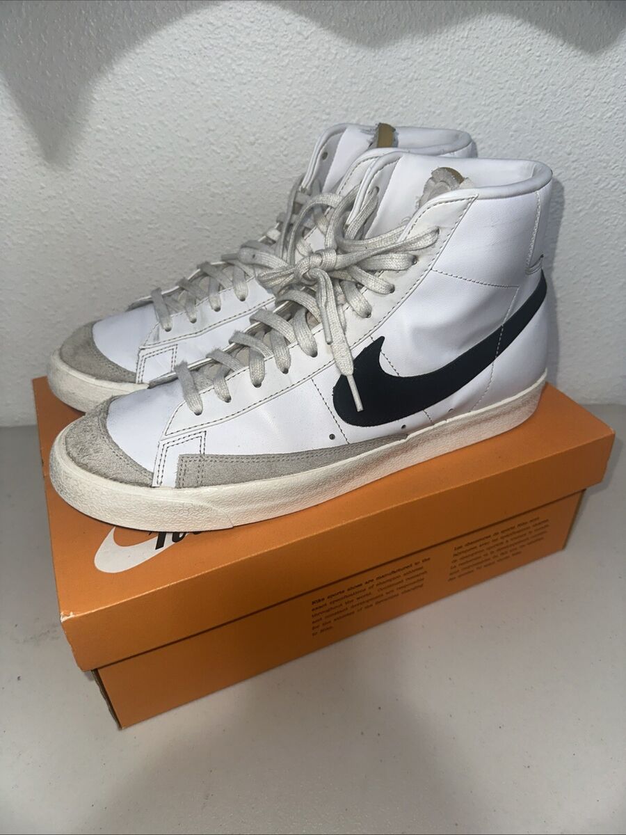 Size 12.5 Nike Blazer Mid 77 Vintage White Black 2019 Used Size 12.5 Nike Blazer Mid 77 Vintage White Black 2019 Used