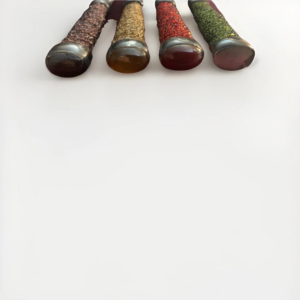 Cuchillos esparcidores Pottery Barn 4 vintage de acero inoxidable con asas con cuentas de India Foto 4 de 4