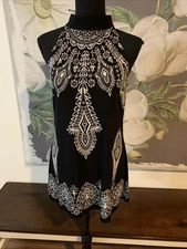 Monroe and Main Sz M Black and White Tunic