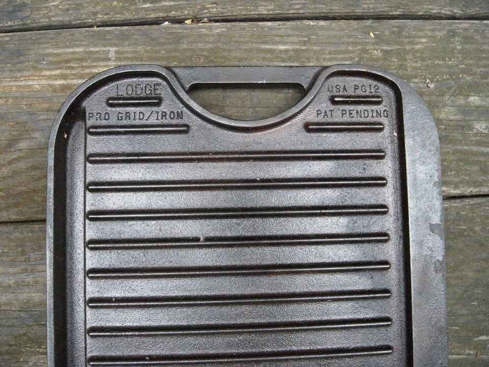 CHAPA REVERSÍVEL DE FERRO FUNDIDO LODGE (temperada) FEITA NOS AMERICANOS 20x10,5" EX COND. - Imagem 2 de 4