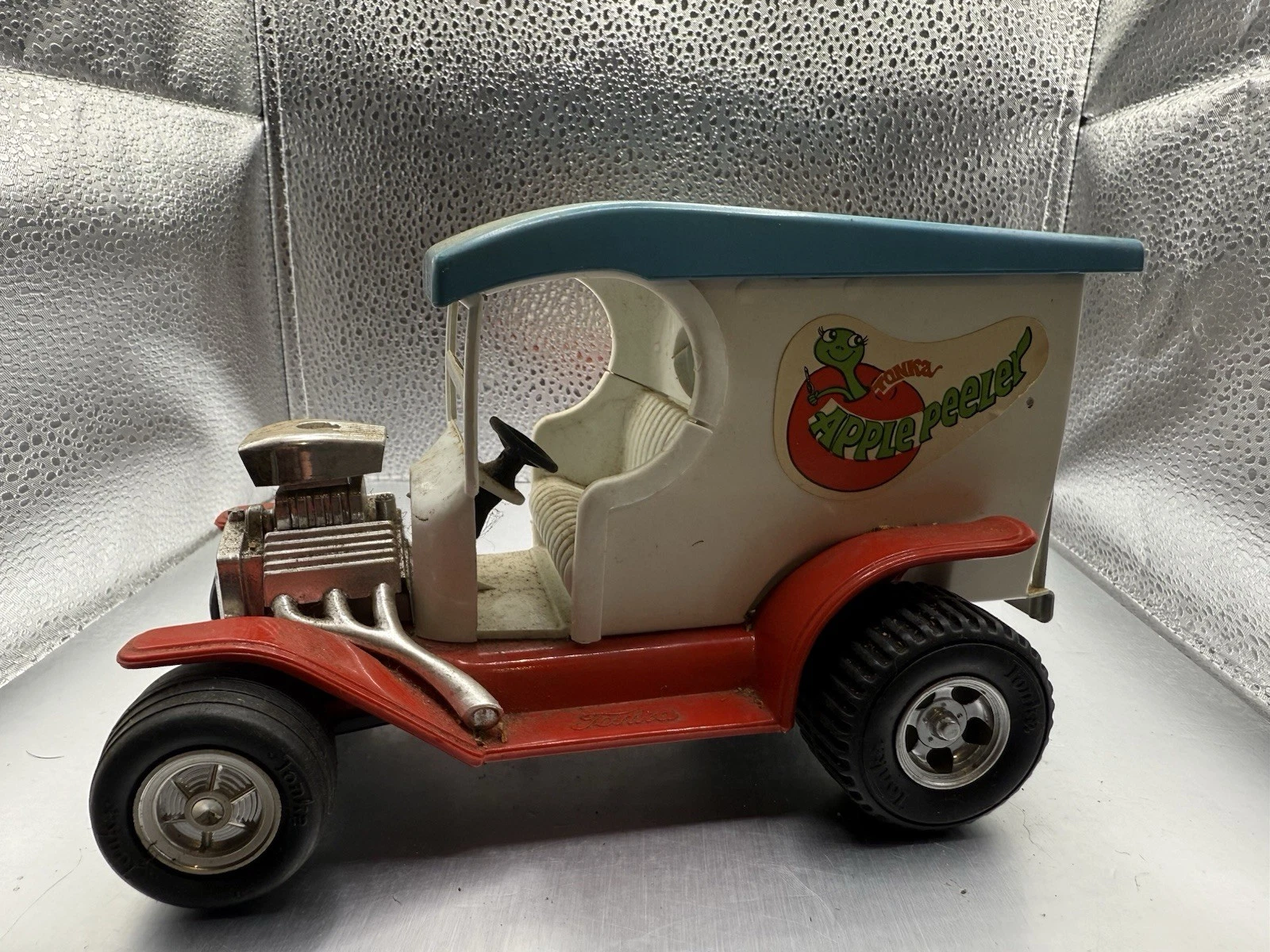 1970's Vintage Tonka Apple Peeler Truck Toy Pressed Steel Made in USA NICE SHAPE