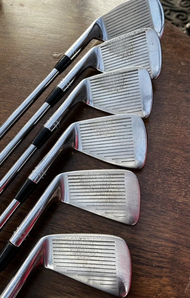 Hierros Forged serie 200 Founders Club 1-SW, Putter. Empuñaduras nuevas de gran tamaño. Foto 4 de 4