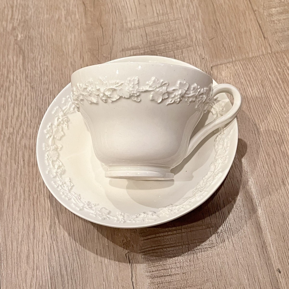 Vintage Wedgwood Of Etruria & Barlaston Embossed Queensware 