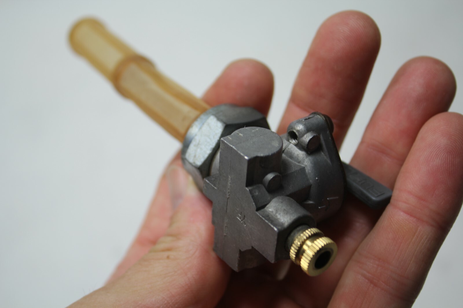 petcock 1999 FXR3 Harley FXR fuel gas tank FXRT Dyna Softail XL FL FXRP