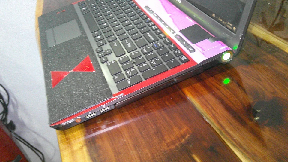 Sony Vaio LATRODECTUS vpcf131fm,i7 2.67-3.33ghz,500gb,8gb,16.4"blu-ray Foto 3 de 4