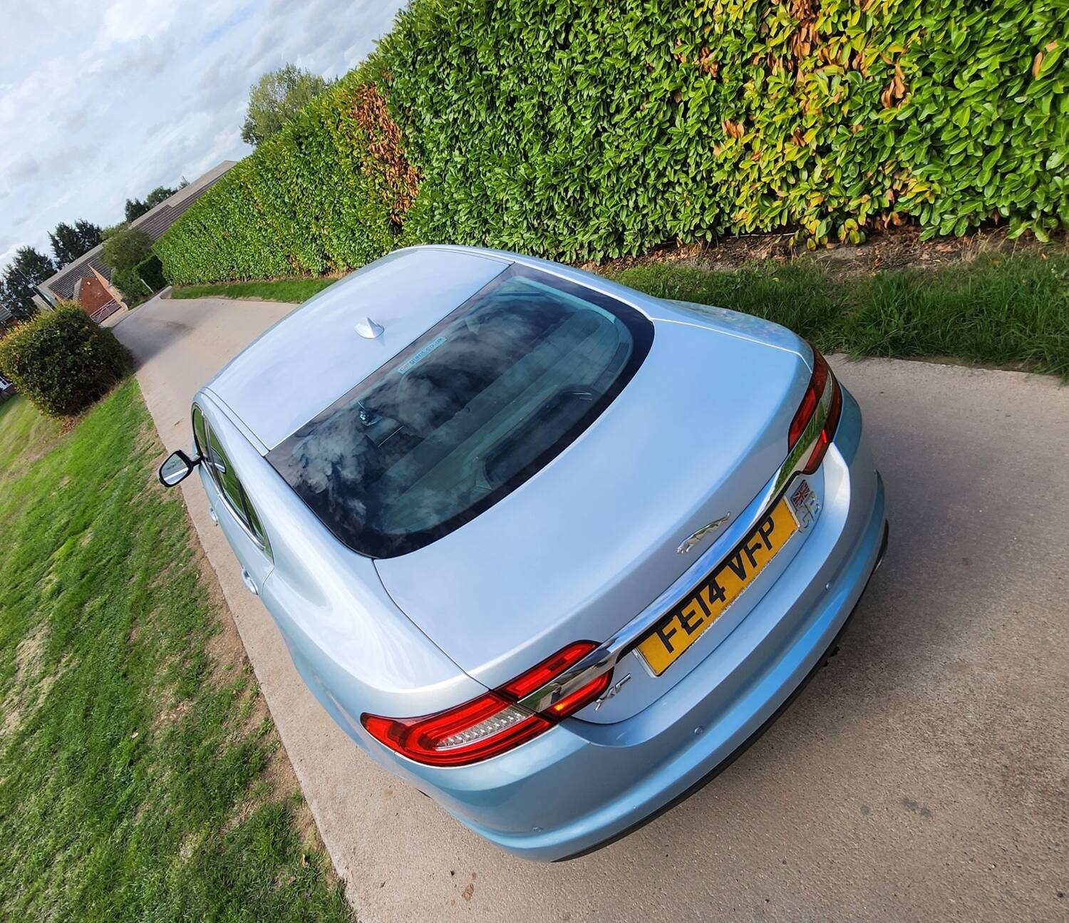 2014 Jaguar XF, photograph 11