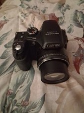 Fujifilm Finepix S2000HD Compact Digital Camera 10.0MP 15x Zoom Tested Works