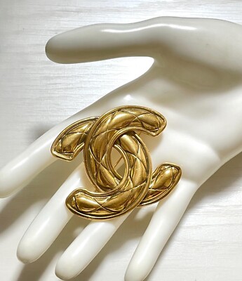 Vintage Chanel classic large matelasse CC Must have