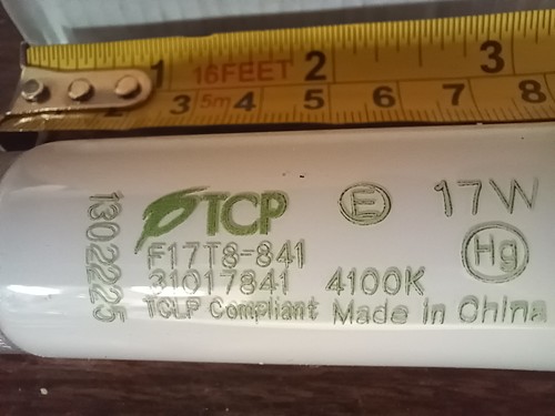 TCP F17T8-841 FLUORESCENT BULBS - T8 - 17W - 24" - CASE OF 25 **NEW** - Picture 3 of 6