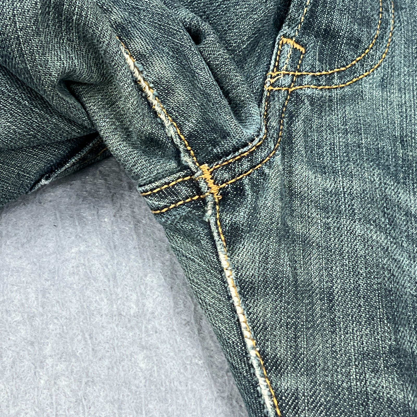 Levis 501 Jeans Men's 32x32 Blue Dark Wash Denim Button Fly Straight Leg Red Tab thumbnail 11