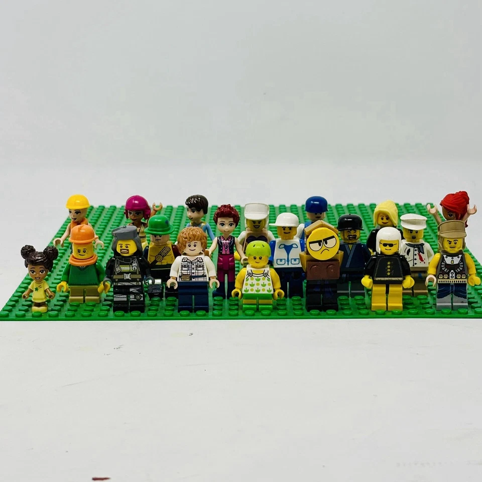 Lote de minifiguras LEGO (20) City Friends Viking a granel misto + figuras não LEGO - Imagem 2 de 4