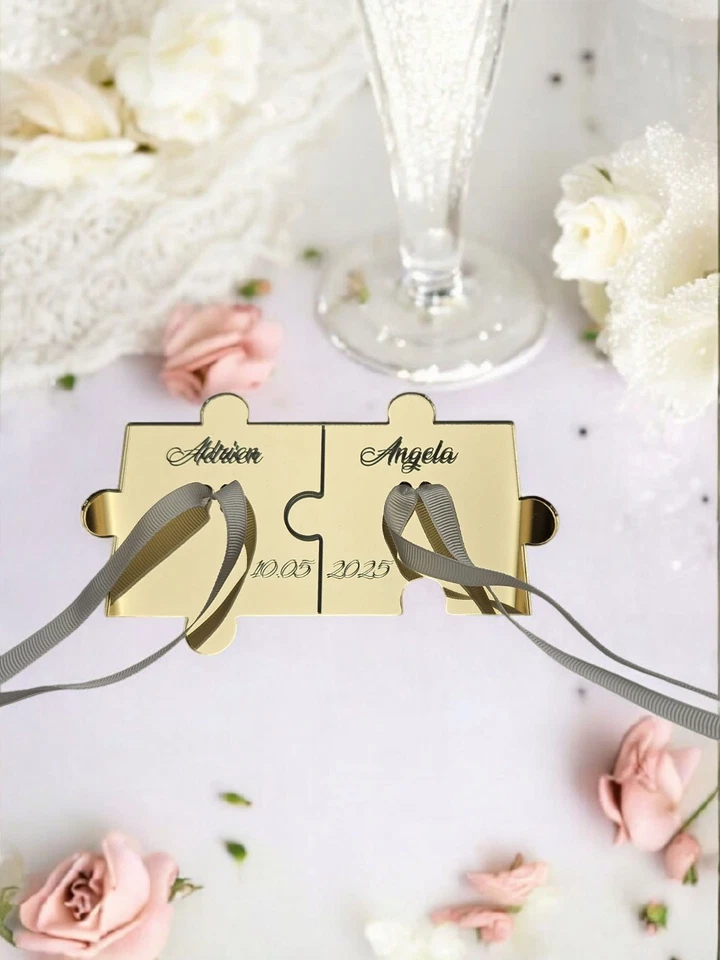Puzzle portafedi in plexiglas oro personalizzabile inciso con nomi e data - Immagine 3 di 4