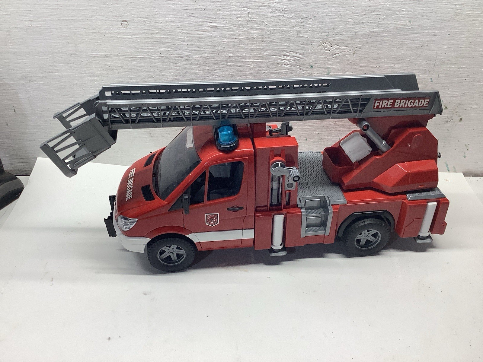 Picture 1 of 5