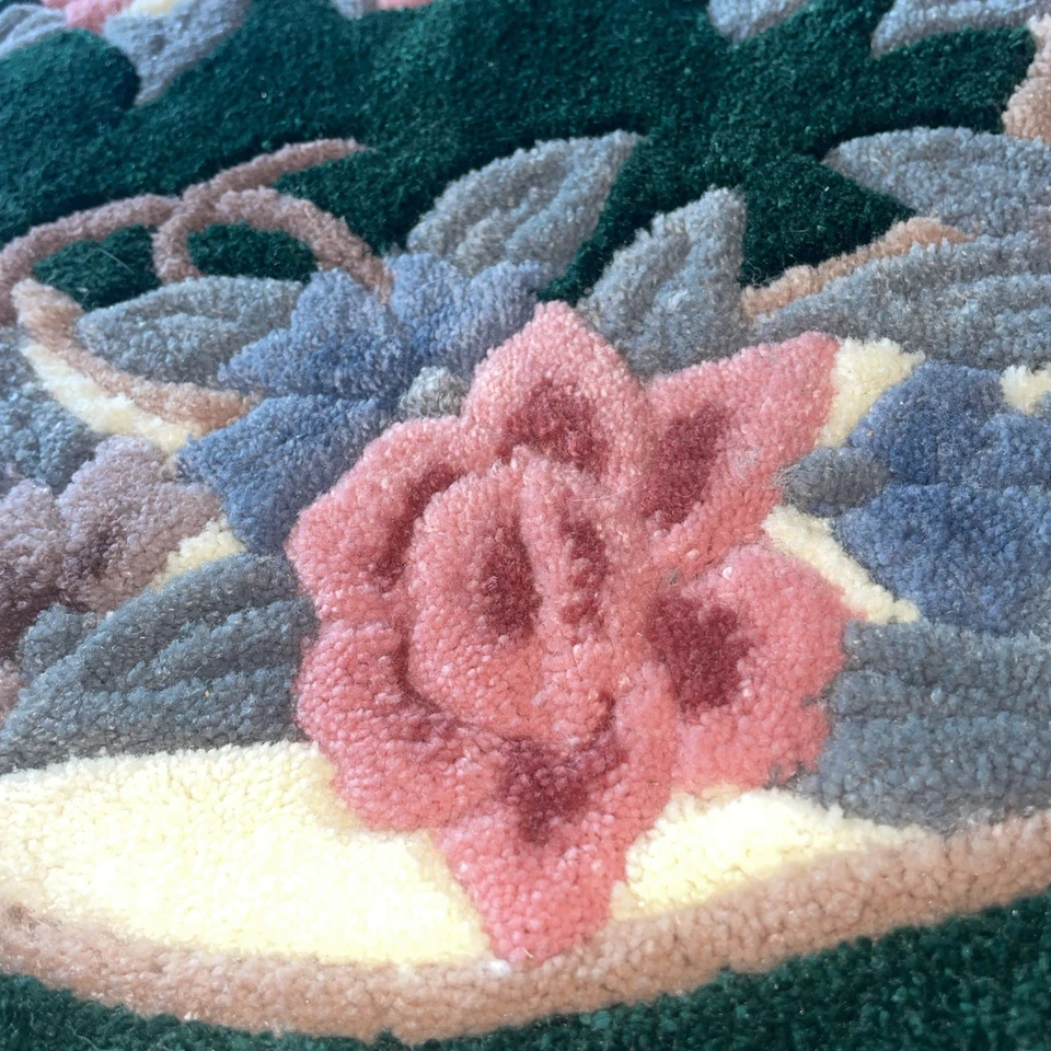 Alfombra ovalada FLORA VERDE 36"x24" tallada a mano acrílico sobre lona de algodón Foto 2 de 4