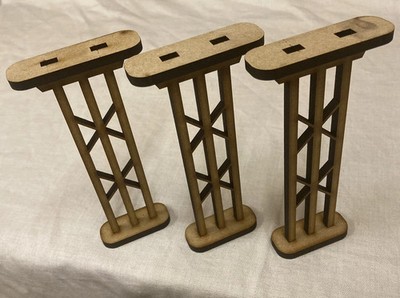 3x Spur OO/HO Eisenbahn Hochpfeiler. Brückenstützen. Maßstab 1:76