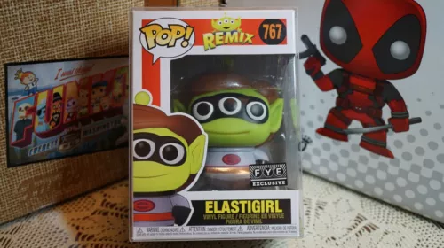 Funko Pop! #767 Disney Pixar Alien Remix - Exclusivo de Elastigirl FYE