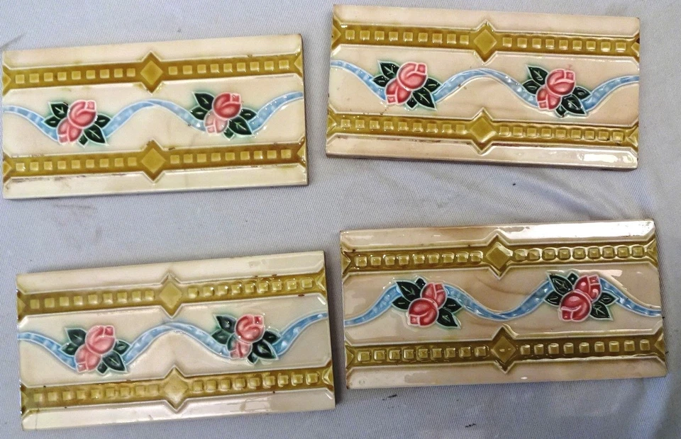 Lote de 4 peças de porcelana art nouveau azulejo antigo Majólica Japão design rosa - Imagem 2 de 3