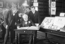 Thomas Edison and sons in his office Charles Thomas Jr 1920 Old Photo