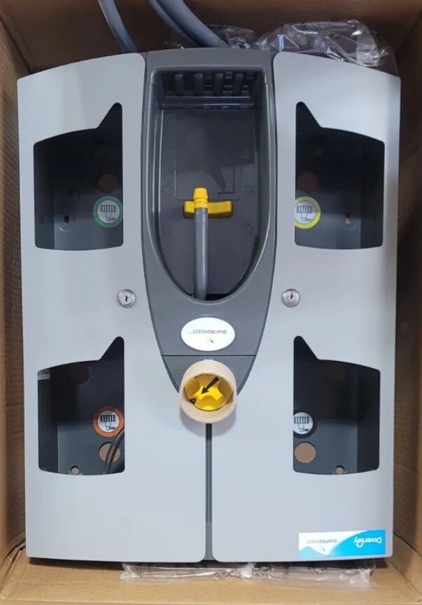 DIVERSEY JFILL QUATTRO SELECT CHEMICAL MIXING DISPENSER WALL MOUNT