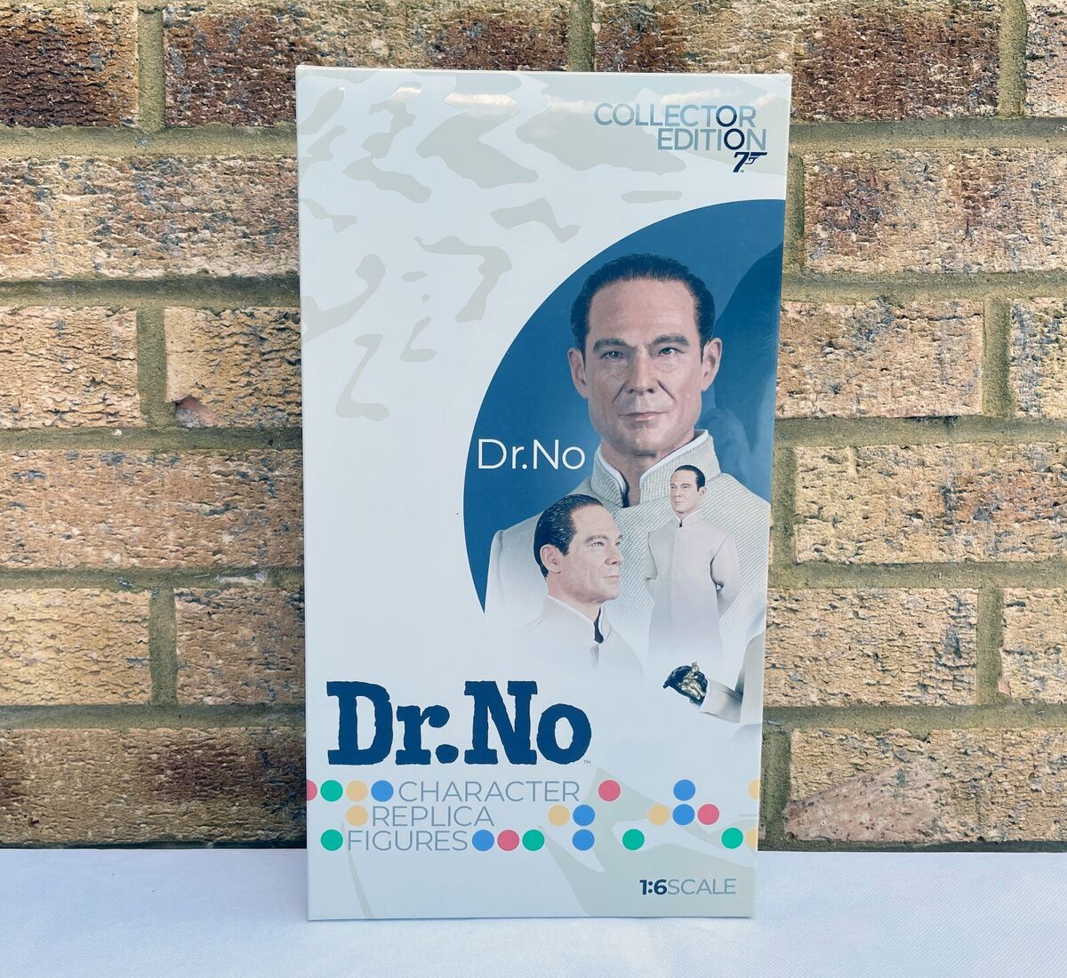 James Bond 007 Dr No Doctor No 1 6 Scale Figure Big Chief James Bond 007 Dr No Doctor No 1 6 Scale Figure Big Chief