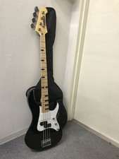 Bajo eléctrico Yamaha ATT-SPL mástil de arce negro
