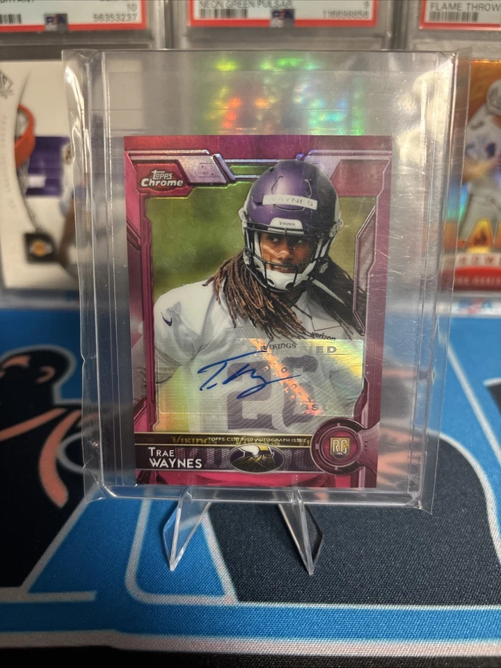 2015 Topps Chrome - Rookies Trae Waynes #104 Pink Mini  Refractor Autographs /50 - Image 2 of 4