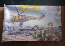 Esci 9076 Bausatz Modell Kit MI 24 Hind Spetsnaz 1/72 Hubschrauber Soldaten