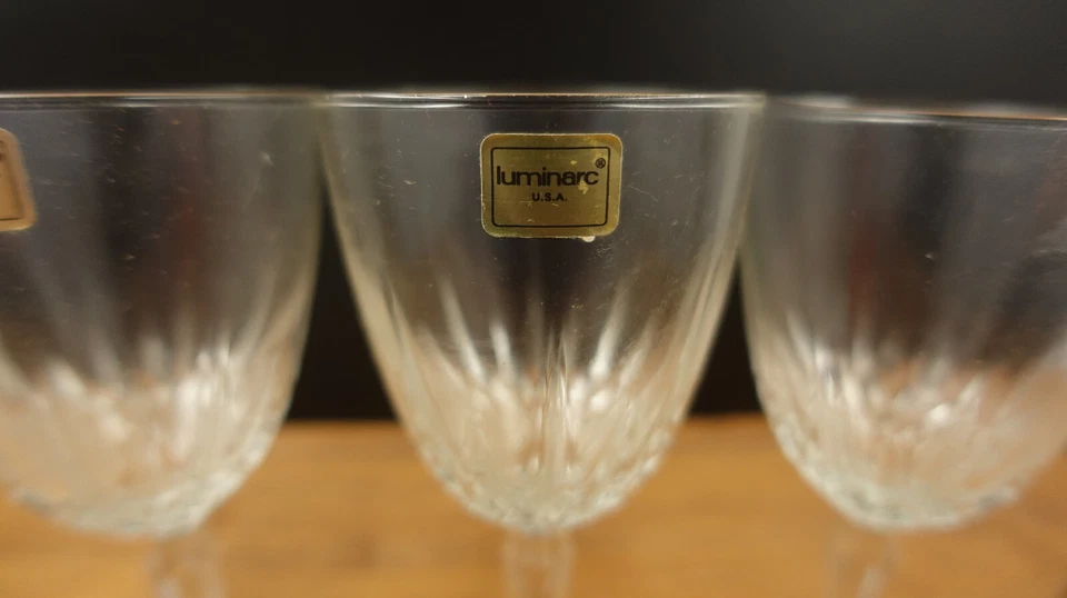 Expositor/soporte de madera para copas de vino con 4 copas Luminarc EE. UU. Foto 4 de 4