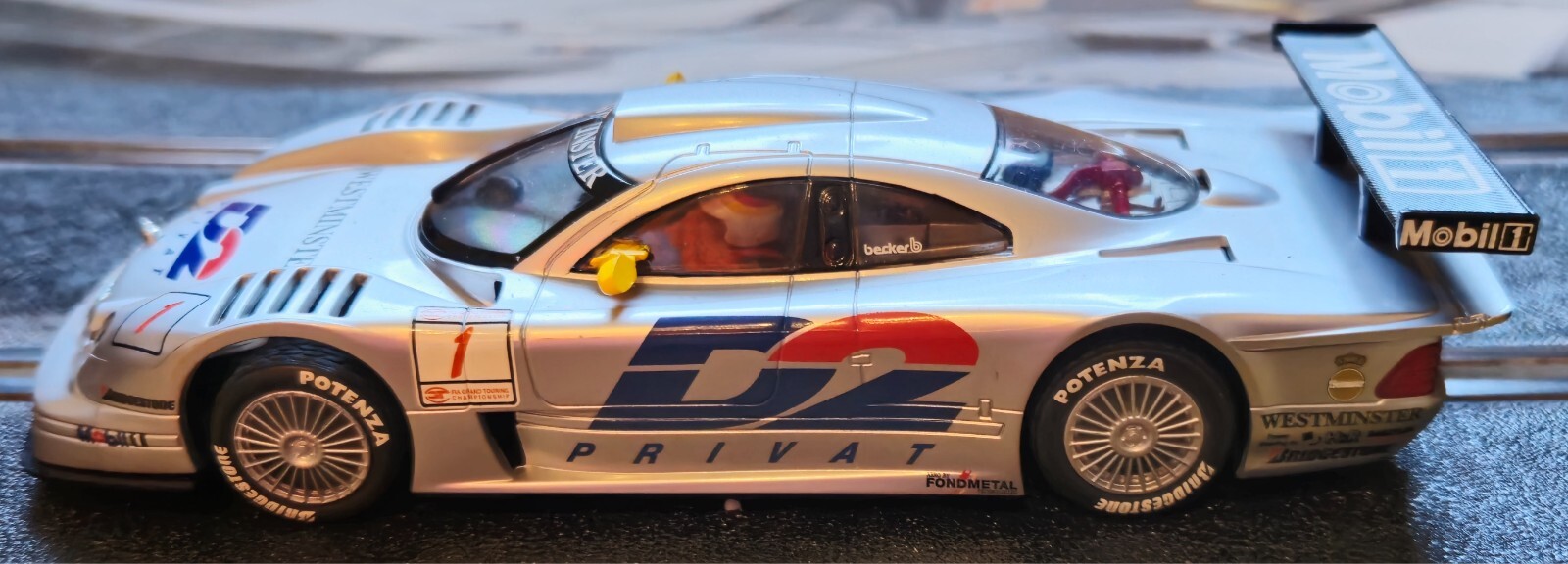 Foto 12 di 24