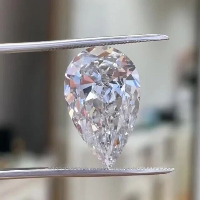 Crushed ice pear moissanite deals