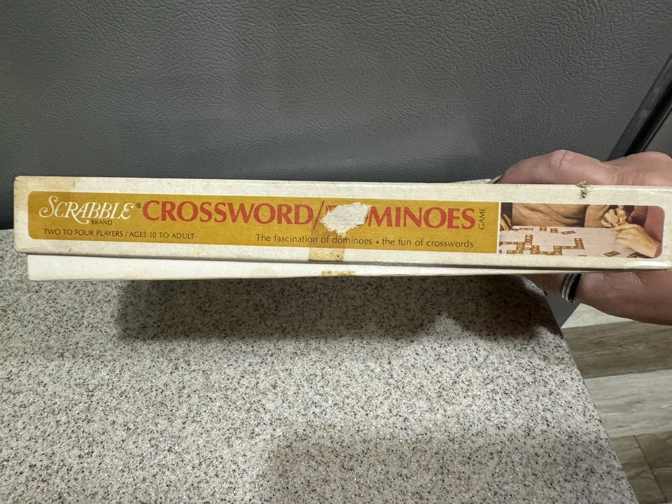 Vintage Scrabble Crossword Dominoes Game 1975 Complete in VGC - Image 3 of 4