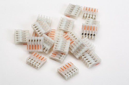 Pancon (Panduit) CE156F-18-5-D, 5-Pin Female 18 AWG IDC Connector - Lot of (20)