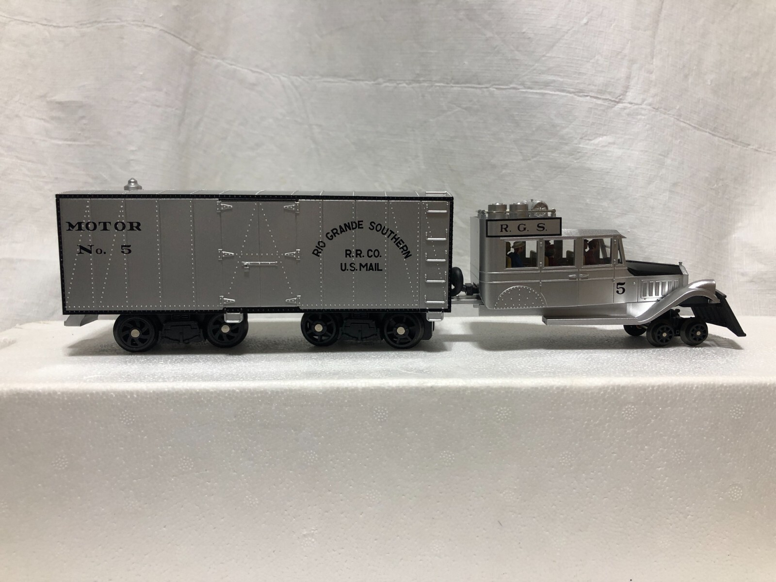 Picture 2 of 5