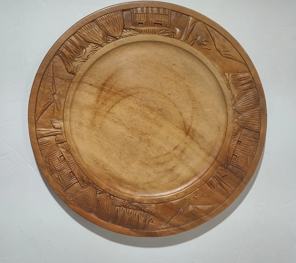 Cargador vintage tallado en madera placa de 9,5". Foto 4 de 4