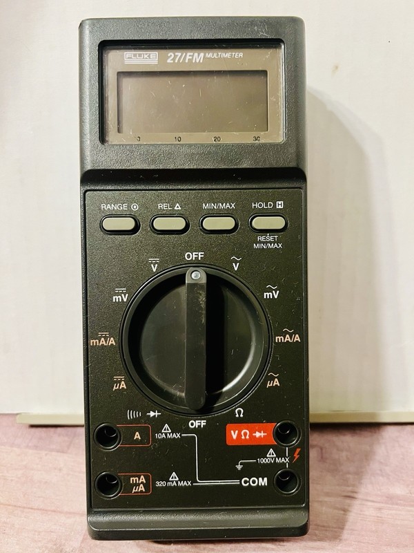 FLUKE 27 MULTIMETER - True RMS, Meets MIL-T-28800E MILITARY SPECIFICATION