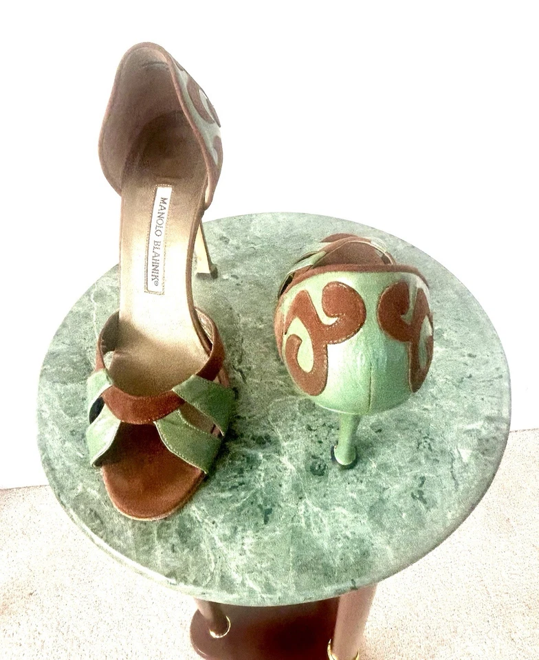 Zapatos de salón Manolo Blahnik marrón gamuza y charol verde 38 Foto 2 de 4