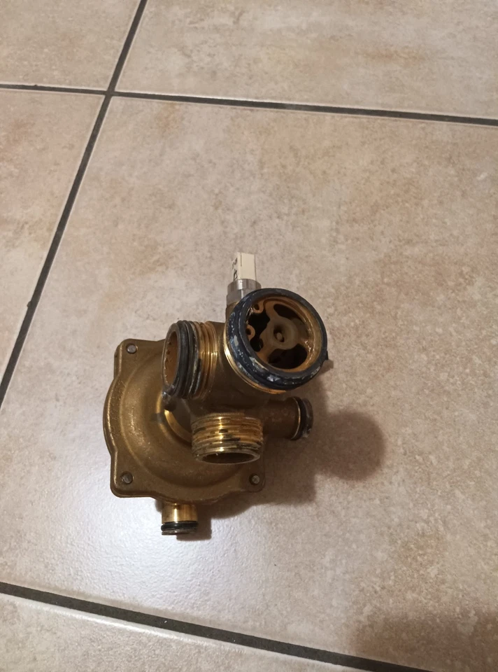 Valvola Tre Vie Presostatica Per Caldaia Immergas - Imagen 4 de 4