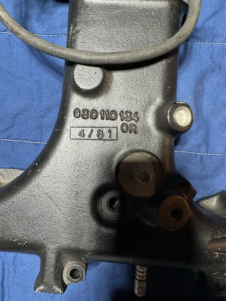 Colector de admisión Porsche 930 911 Turbo 9301101340R, código de fecha 4/81 Foto 2 de 4