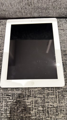 iPad 2 64gb white with iOS 6.1.3 Installed -Factory Reset / Unlocked / No iCloud - Picture 2 of 6