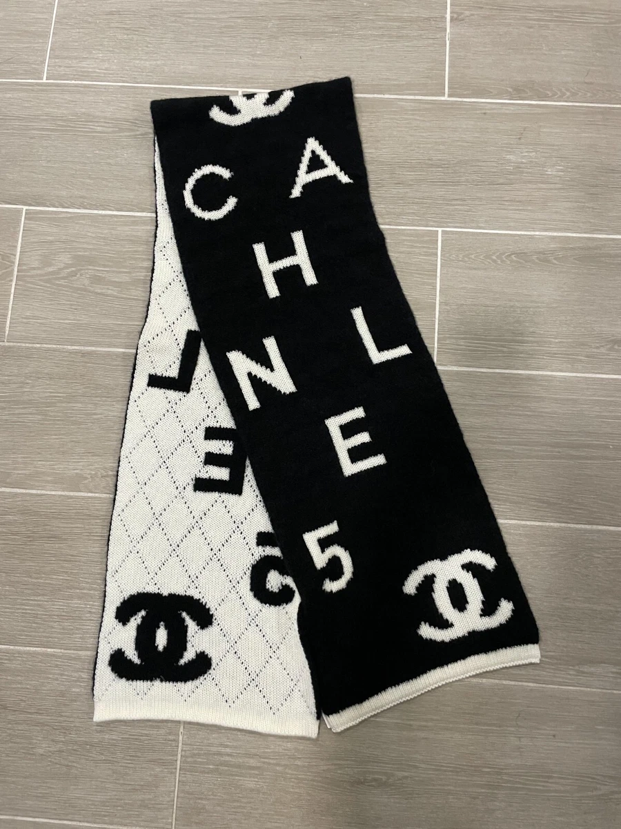 CHANEL NIB CC CASHMERE WOOL WHITE BLACK REVERSIBLE SCARF WRAP