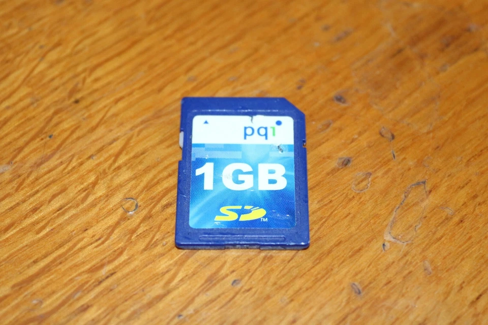 Integral Ultima Pro 4gb SDHC + 2gb Dane-Elec + 1gb 3 Memory Full Size Cards - Image 2 of 4