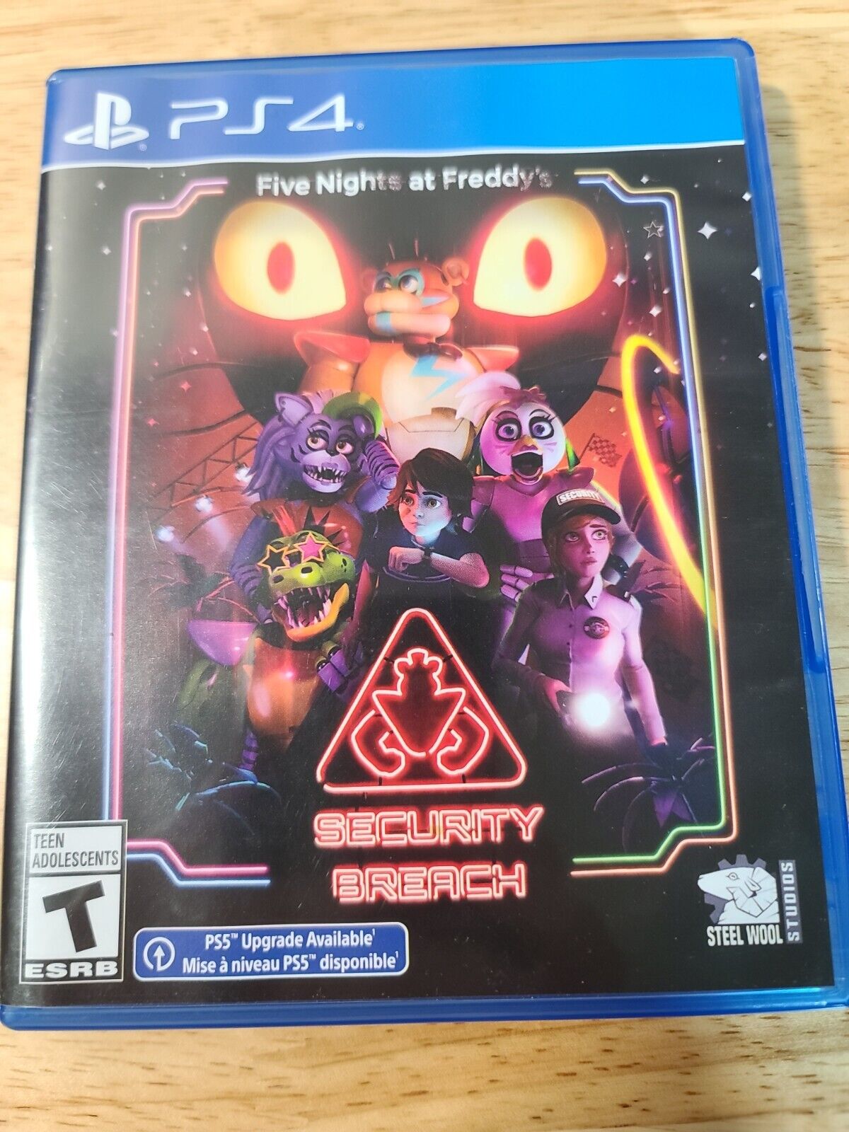 Five Nights at Freddy's: Security Breach (PS5) : : DVD e  Blu-ray