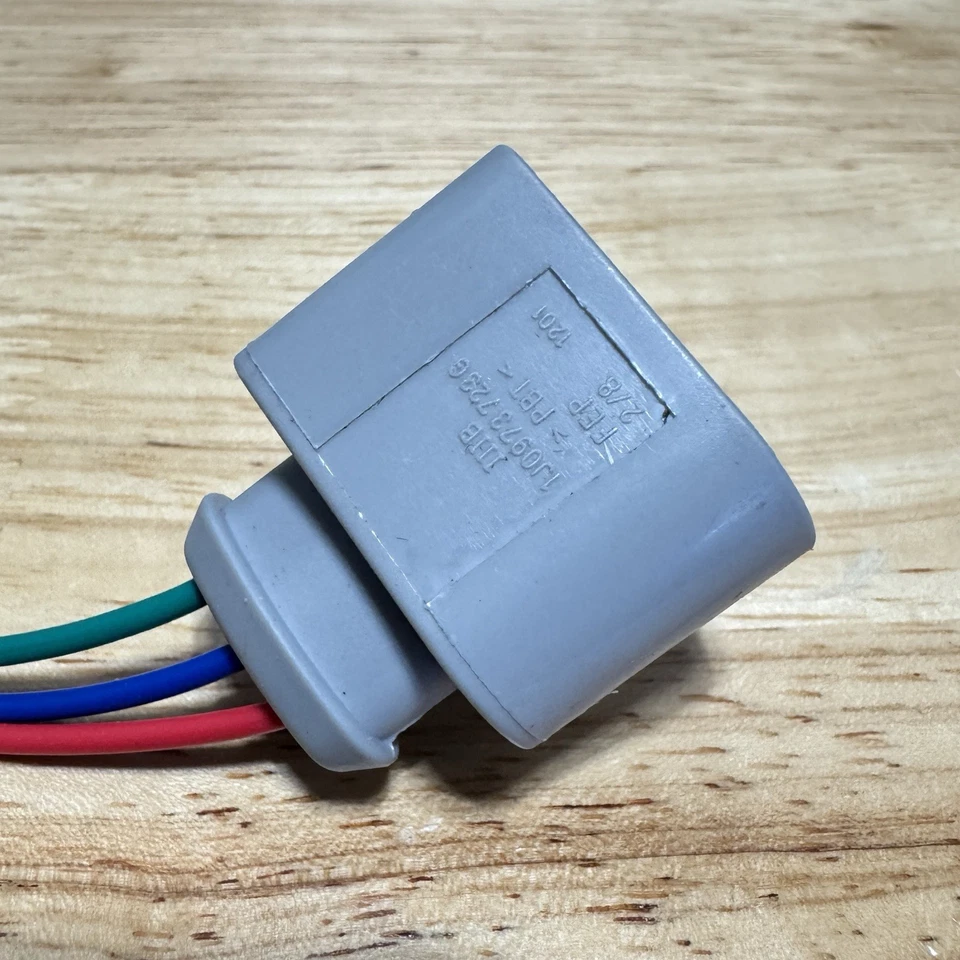 3 Pin Auto Fog Lamp Light Socket Plug For VW Golf Jetta Bora Beetle 1J09737236 - Image 2 of 2